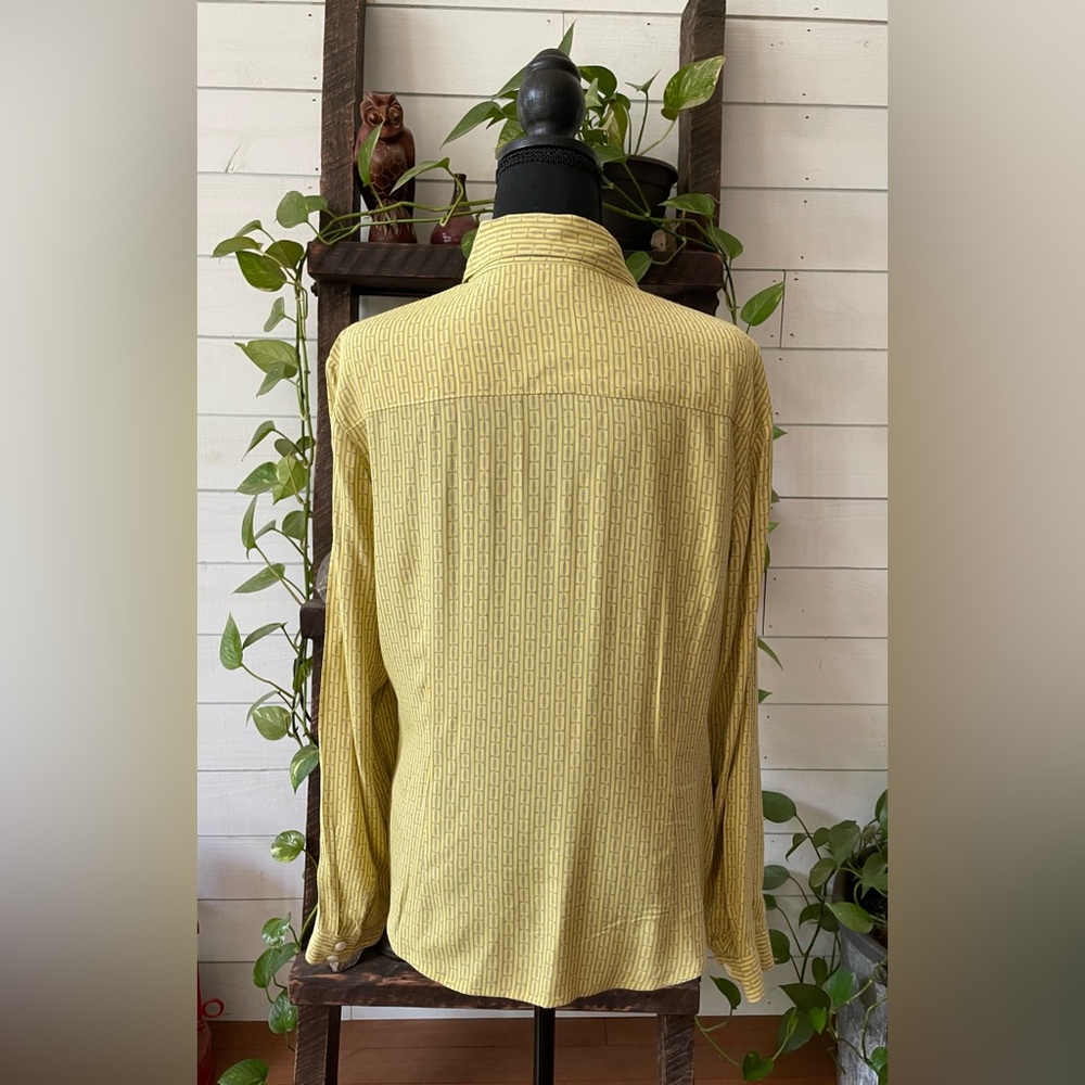 L. L. Bean: Yellow and Gray 100% Rayon Pattern Button Down Shirt - Picture 4 of 17